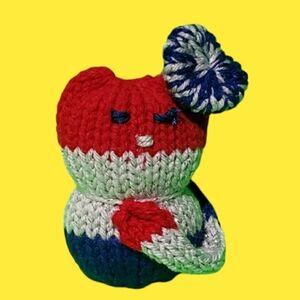Handmade knit kitty